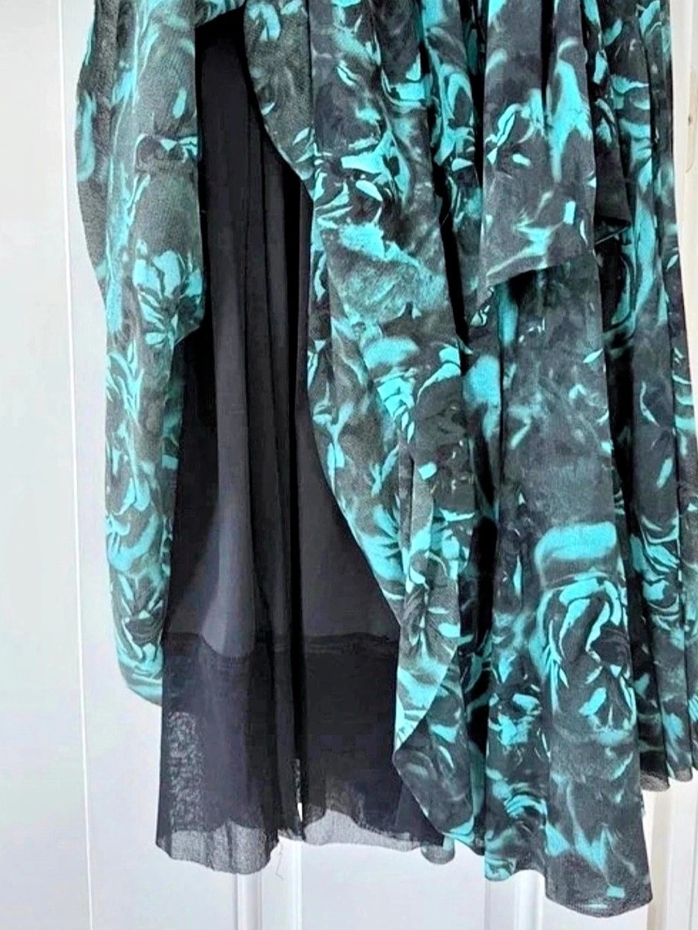 Fuzzi Floral Gorgeous Maxi Skirt in Black & Teal Size Medium Like NWT